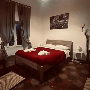 La Maison B8 , Rzym Włochy